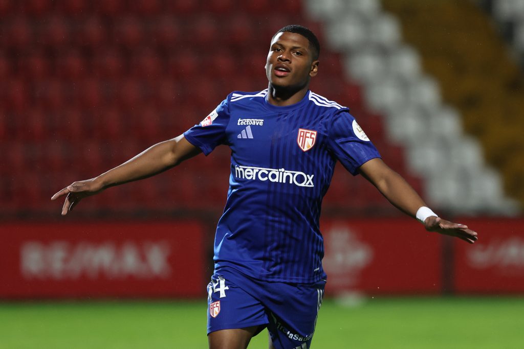 Foi duro perder, mas temos de continuar a trabalhar para melhorar. Falta muito tempo