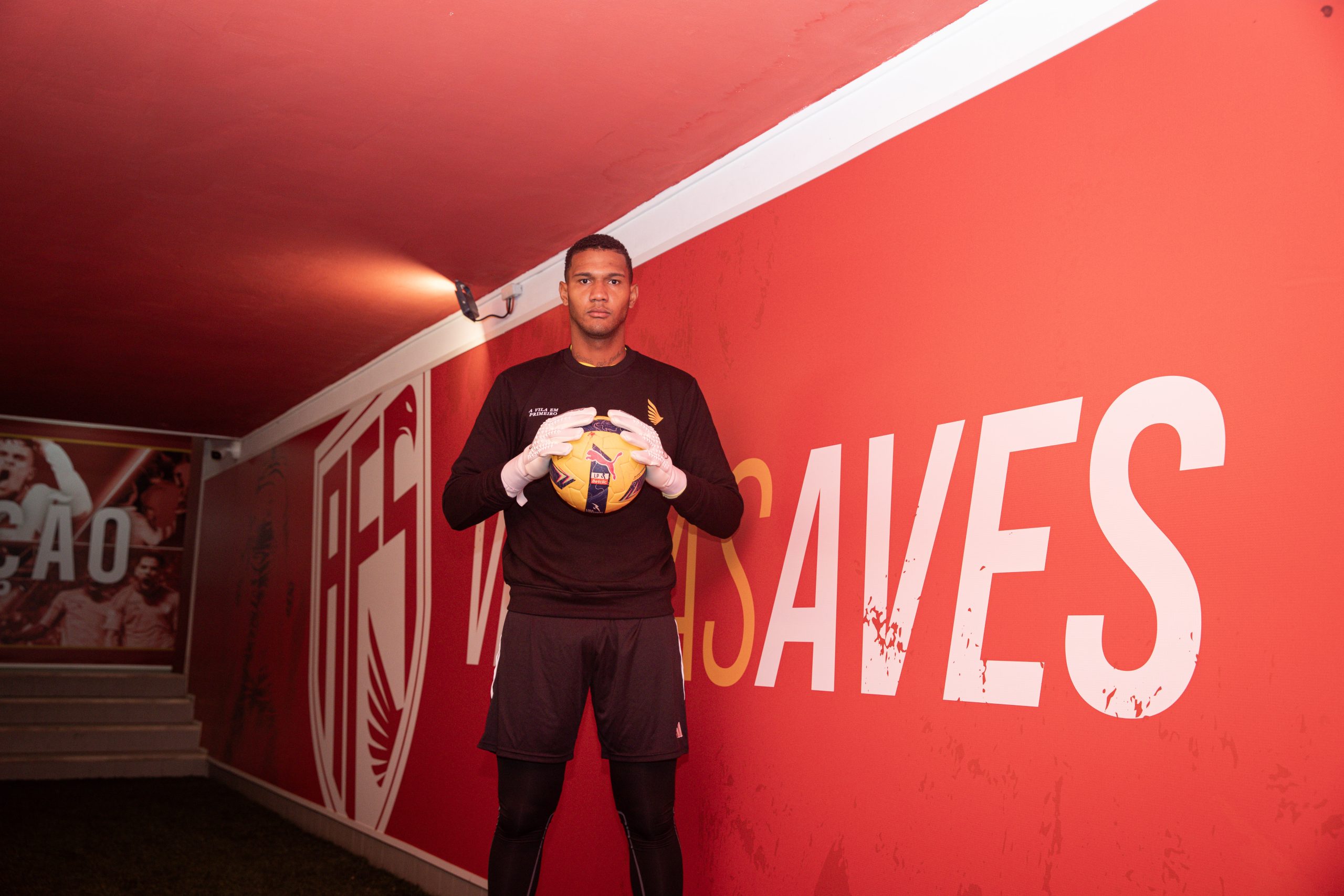 Adriel é reforço para a baliza